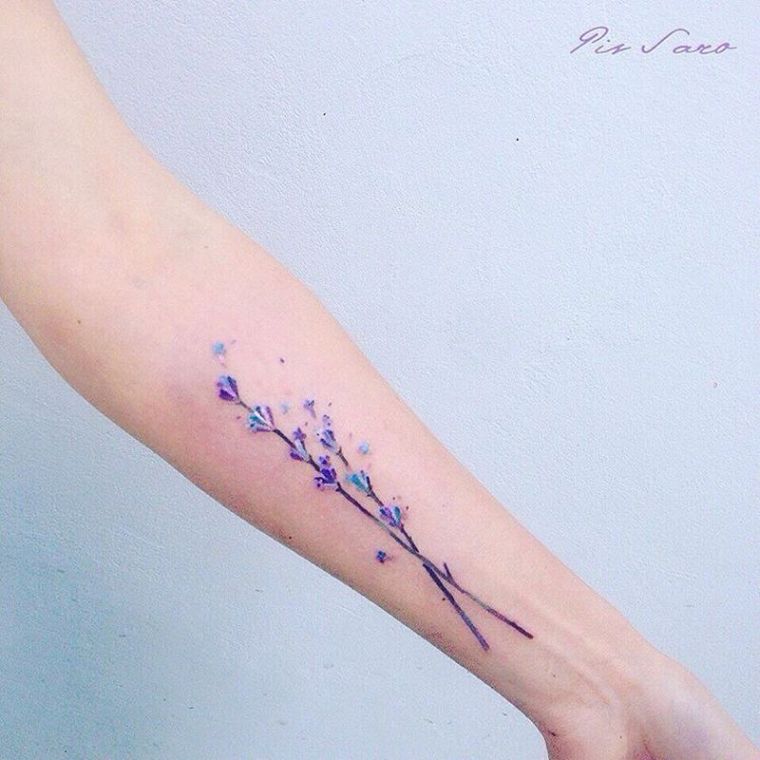 šiuolaikinės-tatuiruotės-tendencijos-gėlių-idėjos