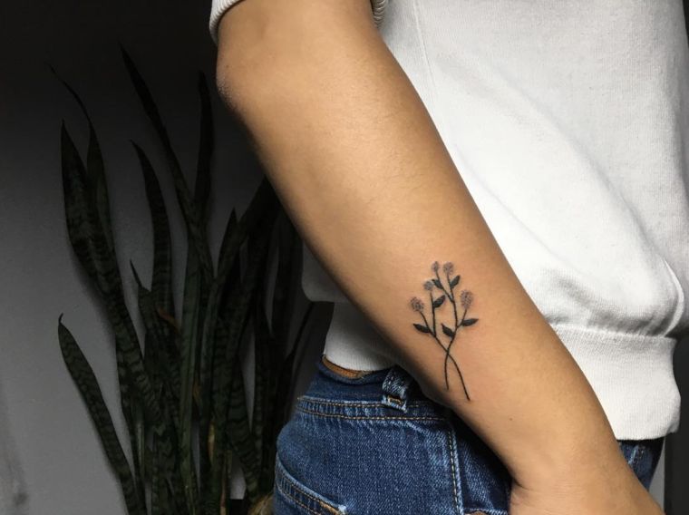 madingos gėlių tatuiruotės