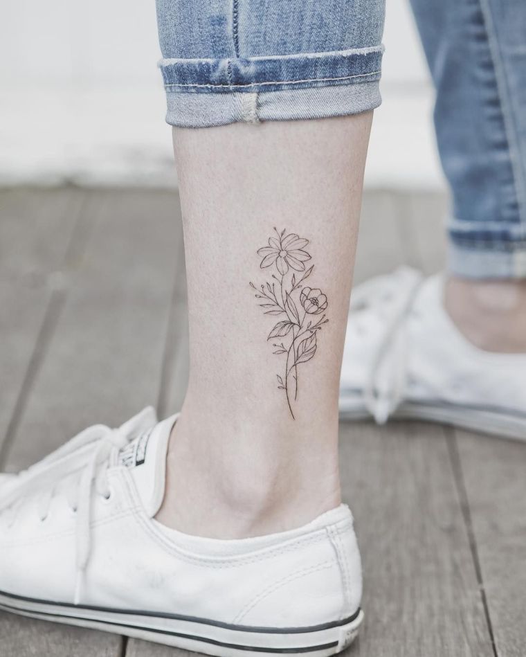 gėlių-pėdų tatuiruotės