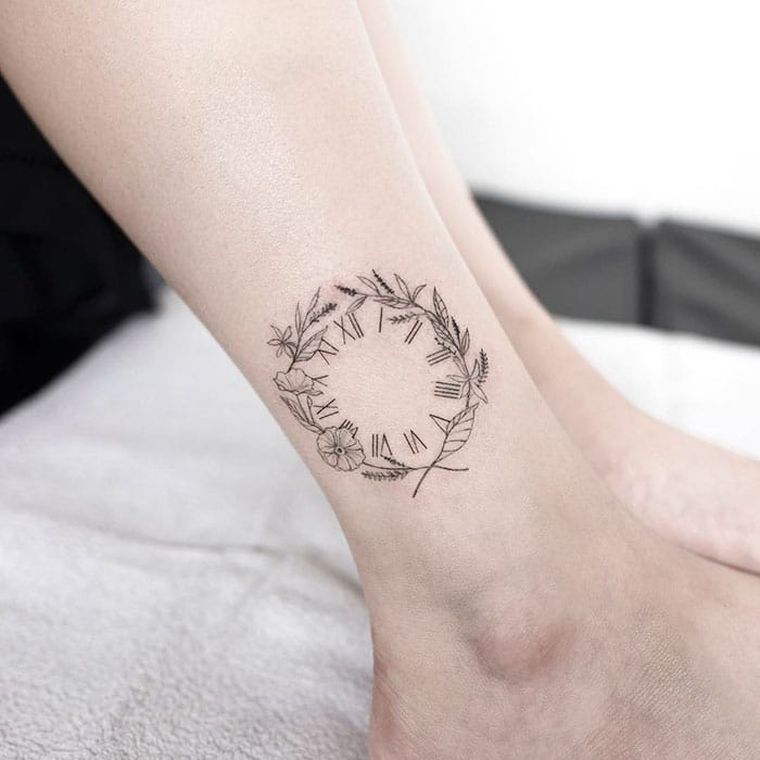 tatuaggio-originale-per-piede-donna