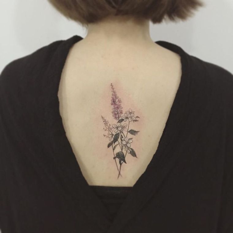 花のアイデア-背中のタトゥー