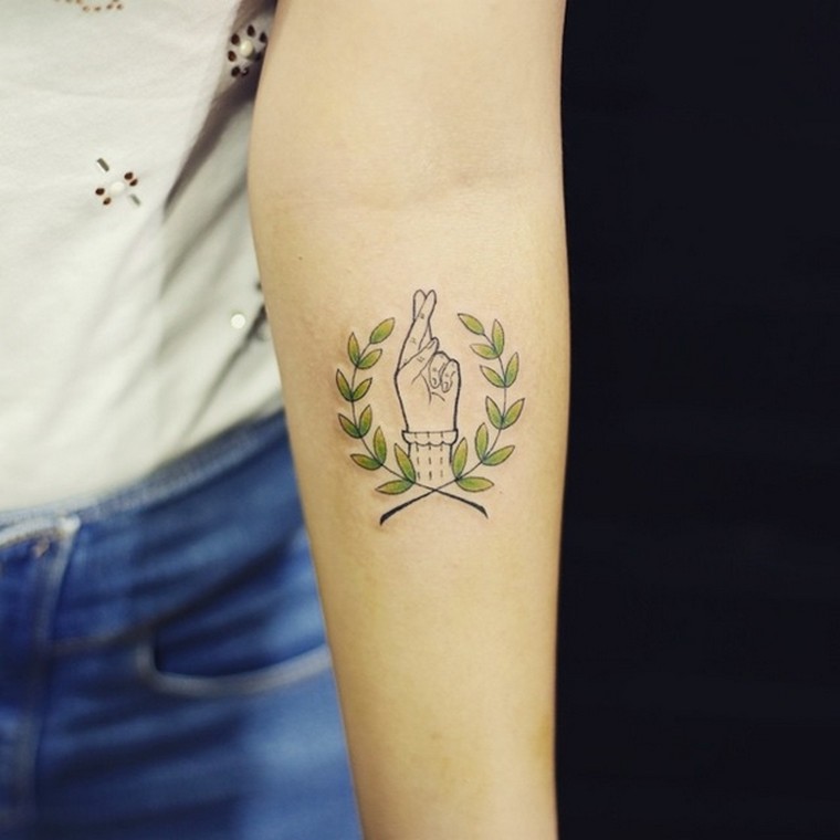tatuaggio del braccio di alloro