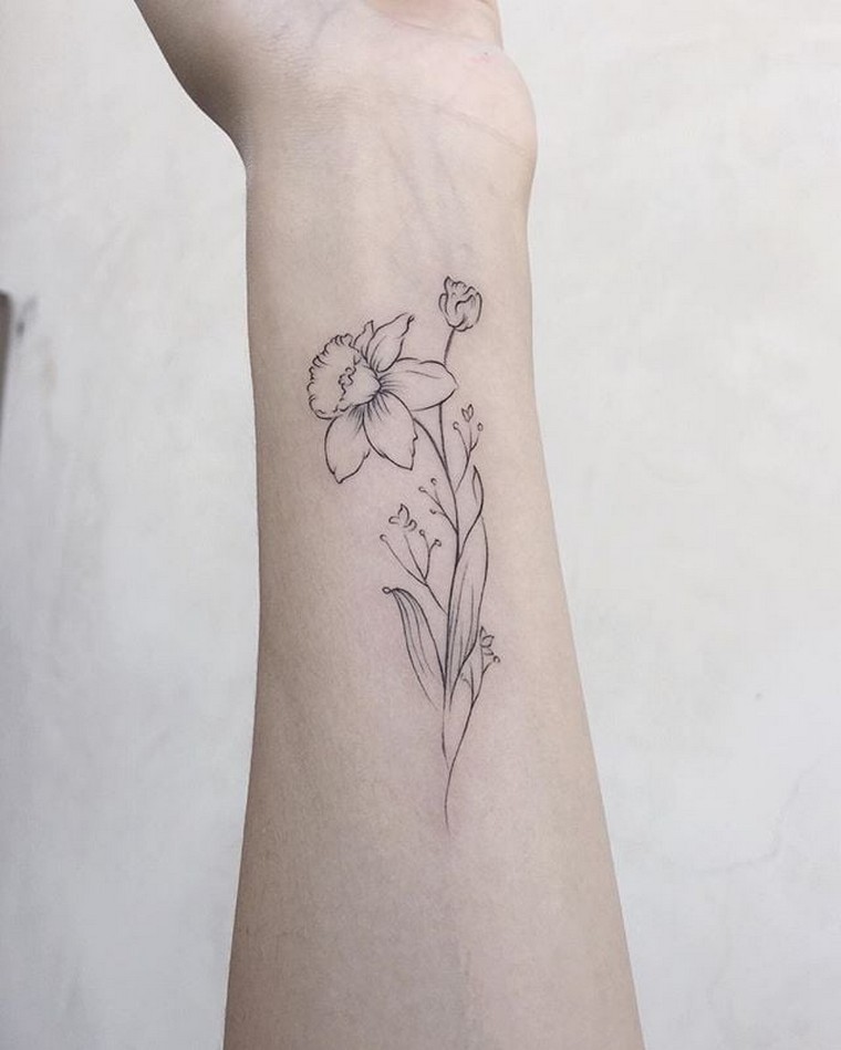 花の女性はアイデアの腕の前腕を意味します