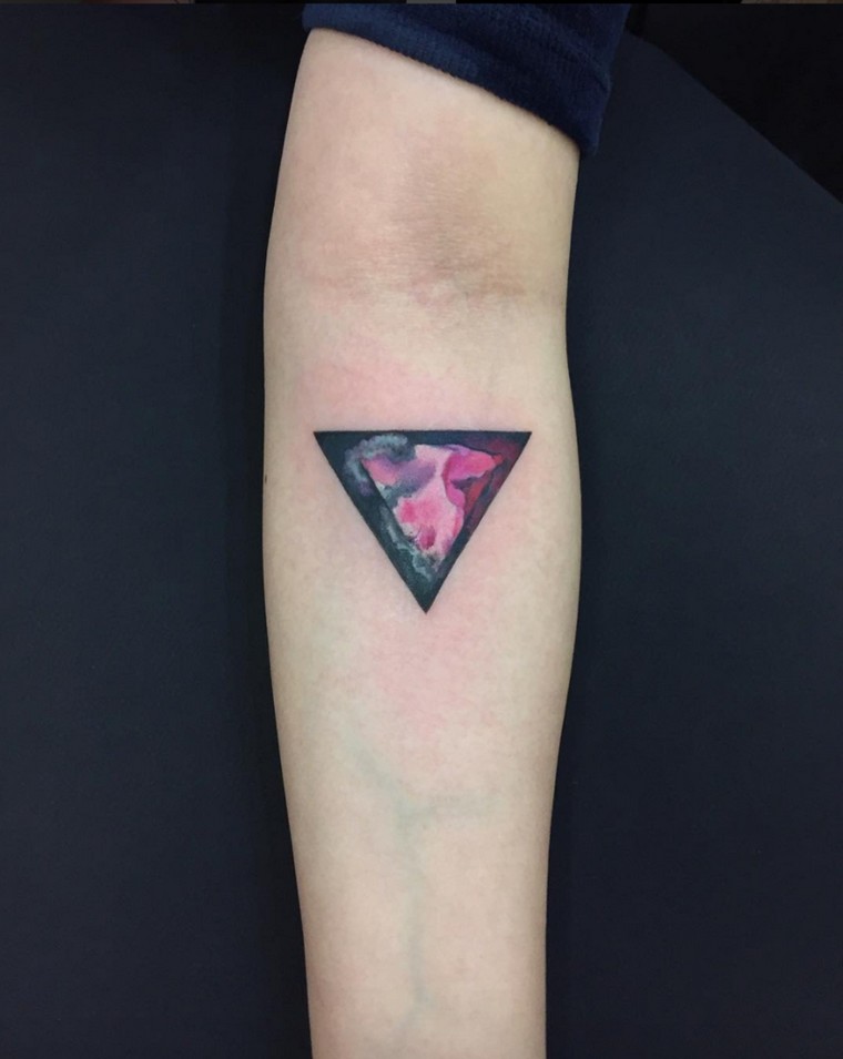 idee-geometriche-tatuaggio-avambraccio