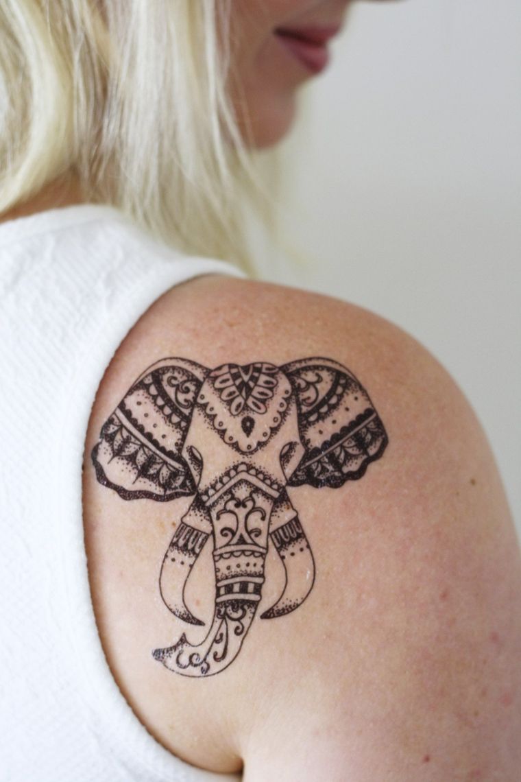 chna tatuiruotė kūno piešinys-dramblys-moteris