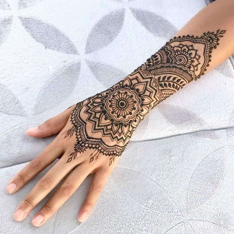 tetoválás-henna-minta-kéz-kar-rajz