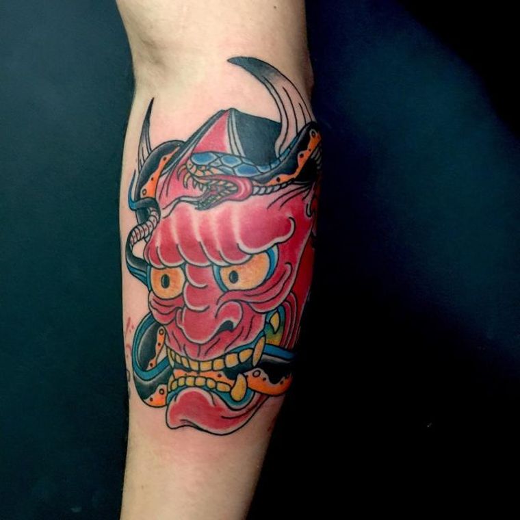 日本の腕のタトゥーのアイデア