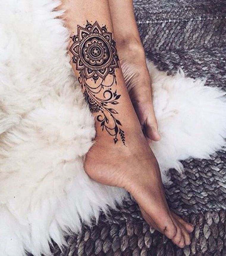 mandala tetoválás a lábhoz