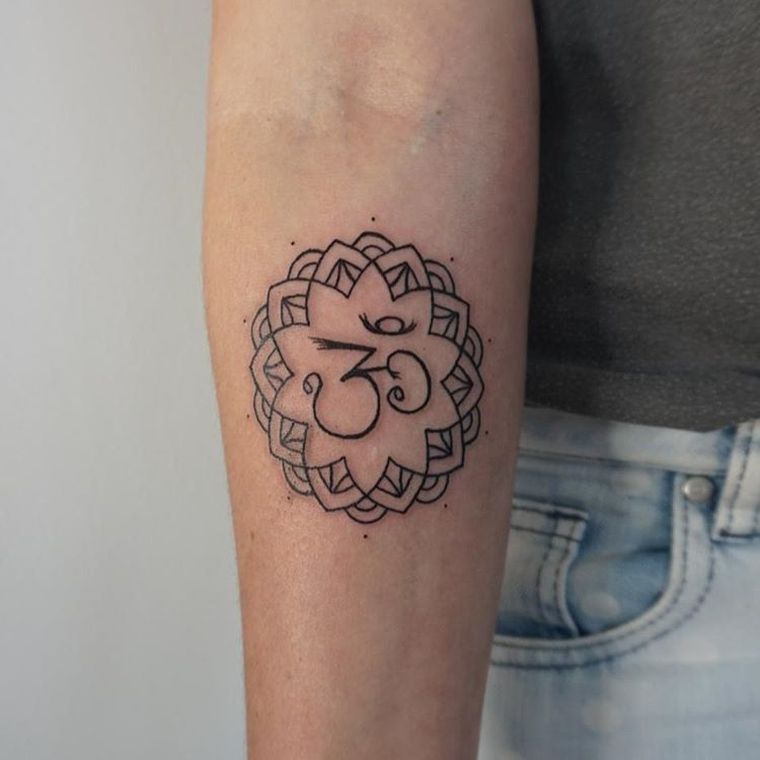 tatuaggio mandala discreto