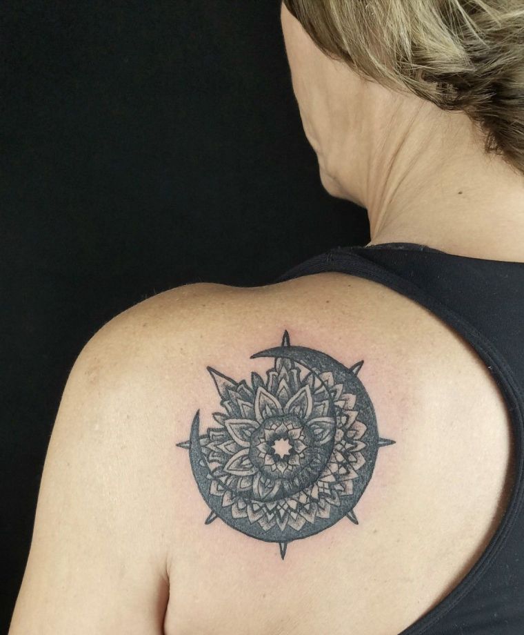 mandala dizainas tatuiruotėms