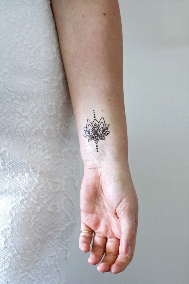 lotos-tetovaža-privremena