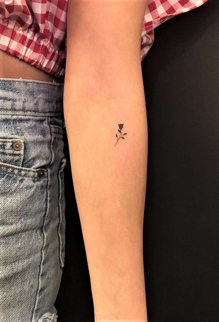 Ideja privremene tetovaže podlaktica žena tetovaža cvijet