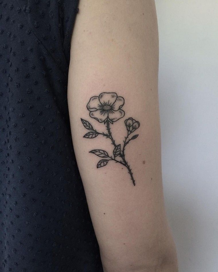 idea-foto-tatuaggio-braccio-rosa