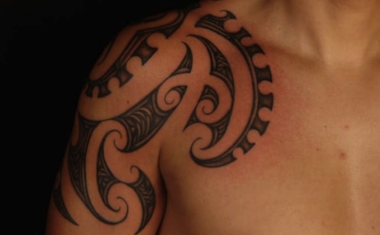tetovaža-ramena-dizajna-šiljasta