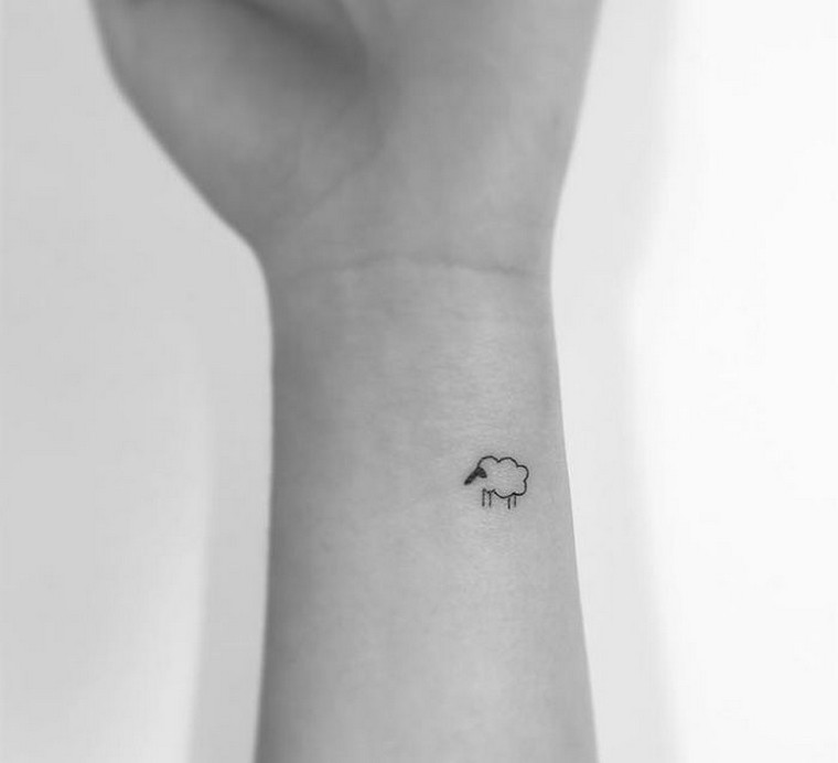 madinga tatuiruotė mažų avių tatuiruotės idėja riešo tatuiruotė