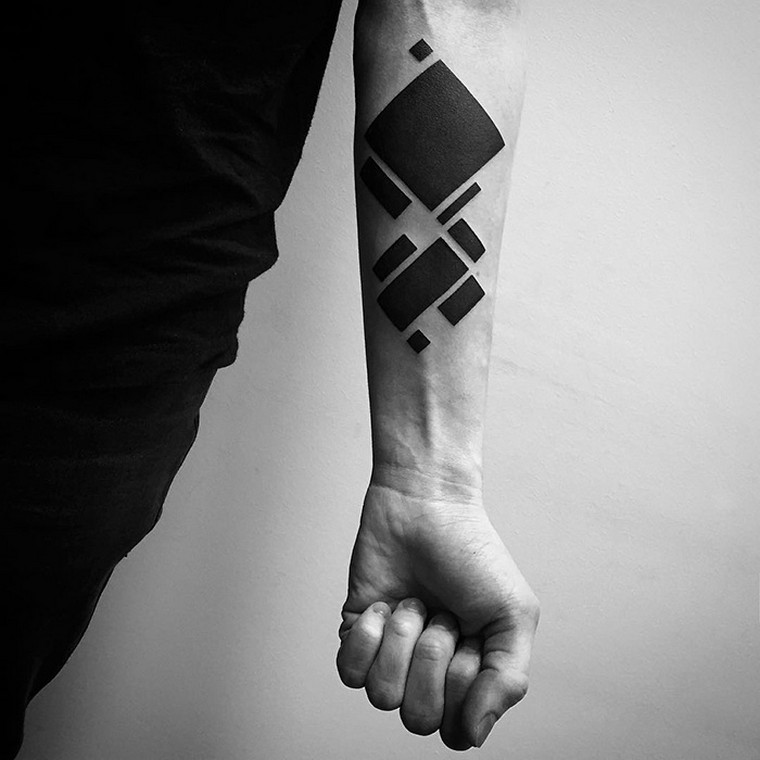 kvadratinės tatuiruotės rankos idėja geometrinė tatuiruotė