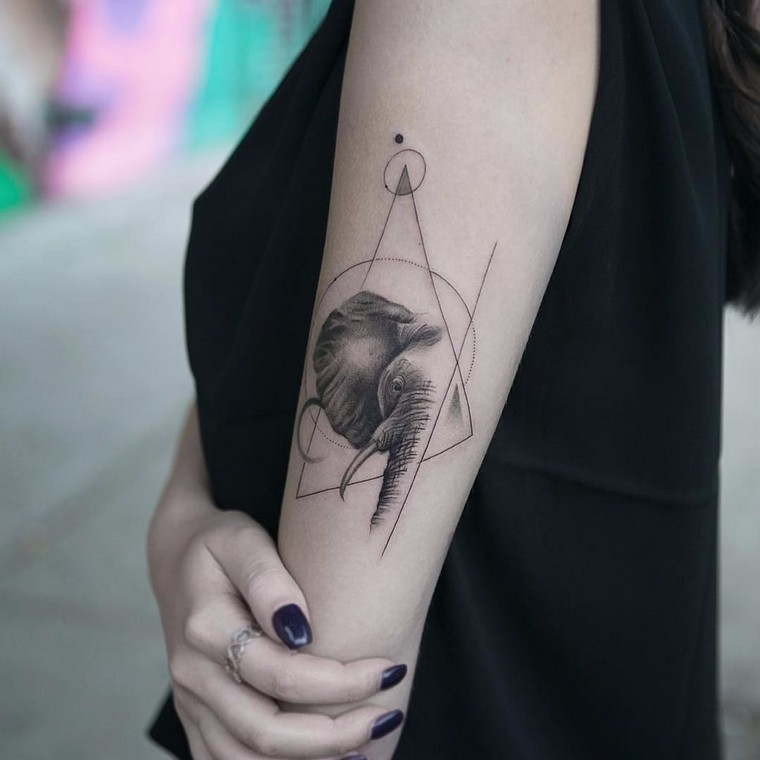 tatuiruotė-dizainas-geometrinė-tatuiruotė