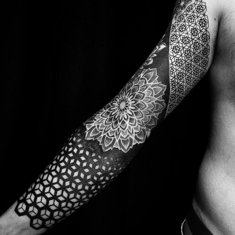 tatuiruotė-gėlė-tatuiruotė-ranka