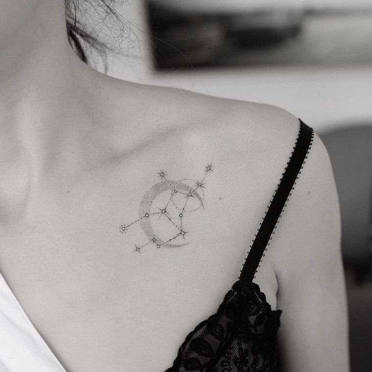 2019 tatuaggio alla moda costellazione della luna tatuaggio