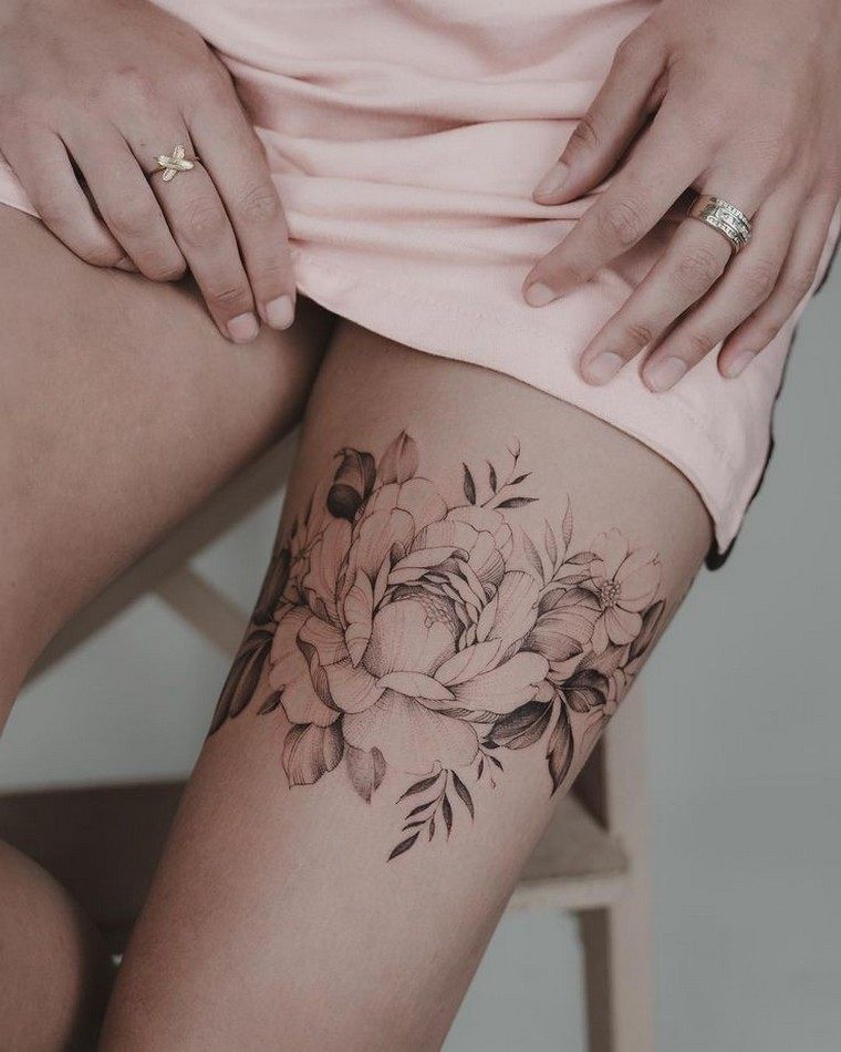 Madingos tatuiruotės idėja rožių gėlių tatuiruotės šablonas