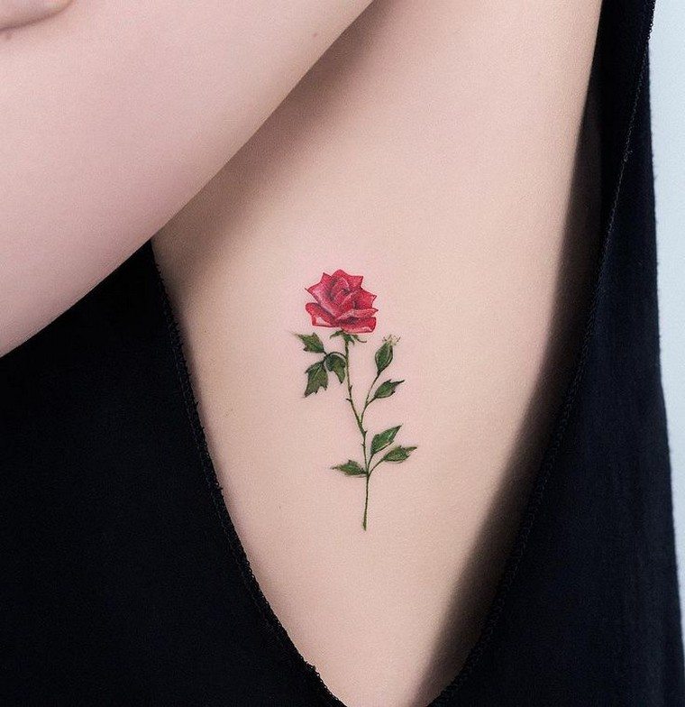 tatuiruotės tendencija 2019 rožių tatuiruotės idėja