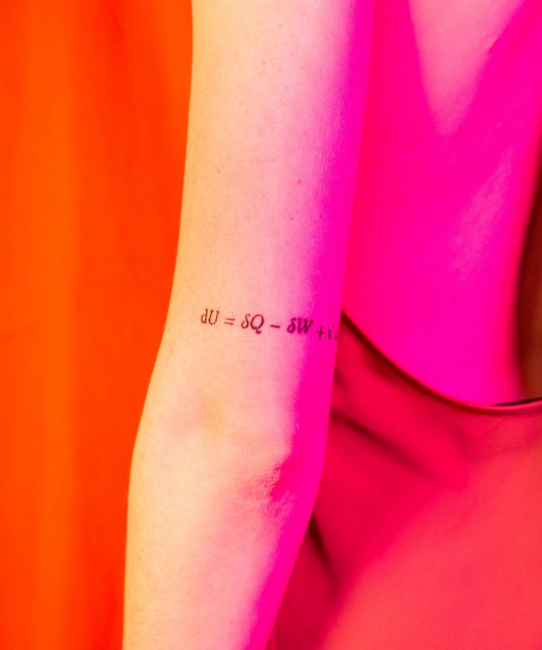 modello di idea di tendenza del tatuaggio del braccio del tatuaggio