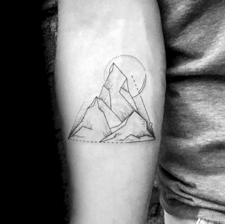 tatuaggio alla moda 2019 tatuaggio di montagna