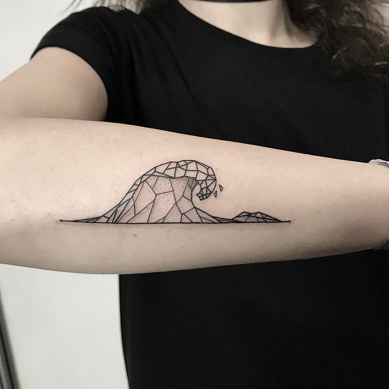 madinga tatuiruotė 2019 m. 3D bangos tatuiruotė