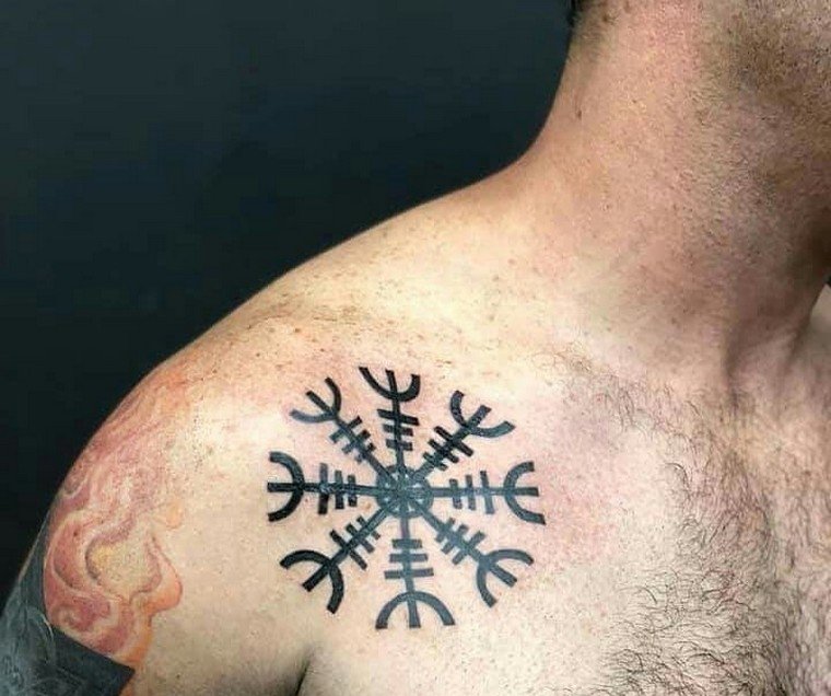 tetováló-férfi-viking-fotómodell