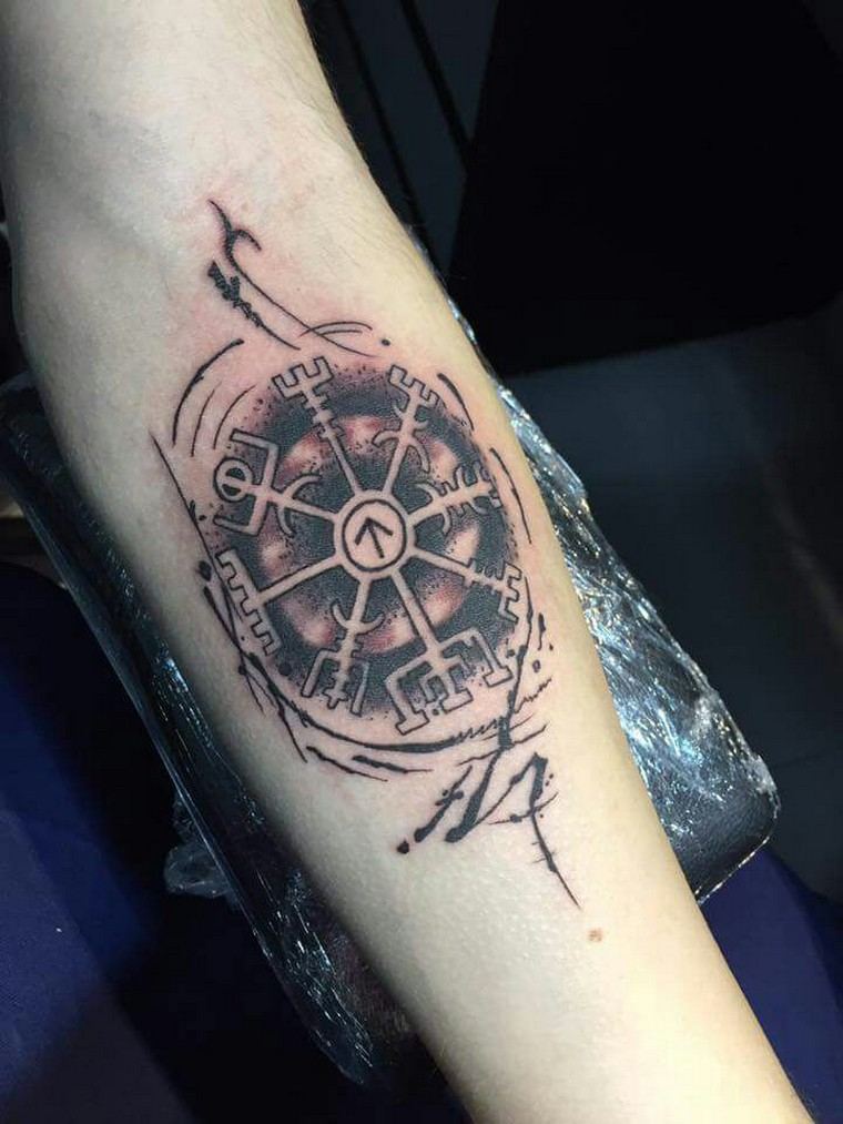 vegvisir-tetoválás-viking-jelentés