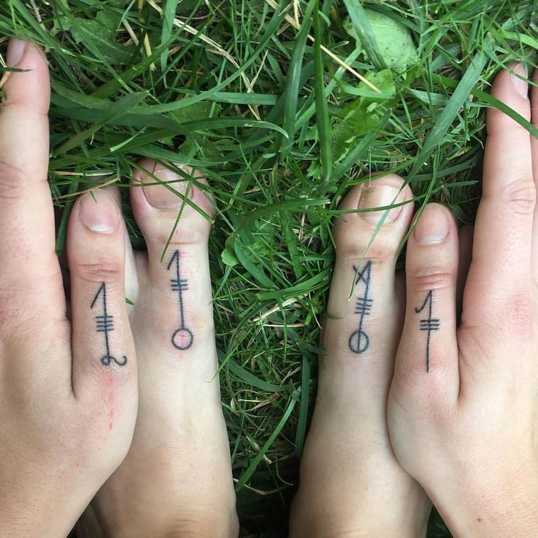 Svefnthorn hiteles viking tetoválás ötlet férfi nő