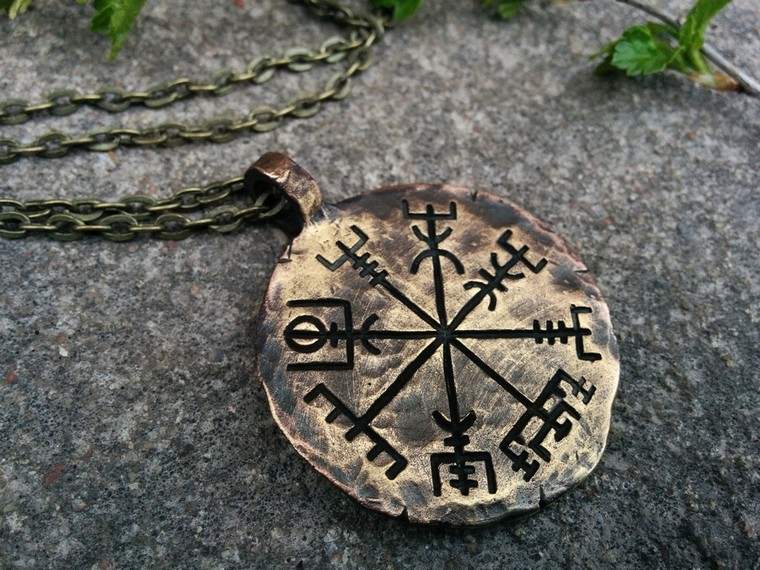 vegvisir-viking-tetoválás-szimbólum-ötlet