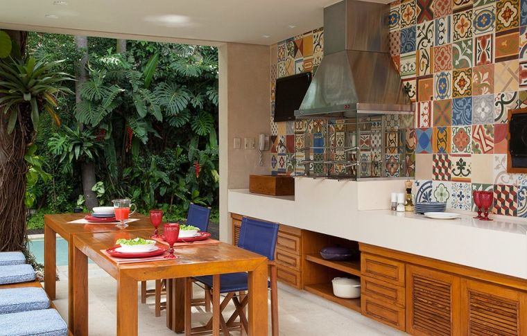 Idee-decorazione-cucina-moderna-piastrelle-moderne-a-mosaico