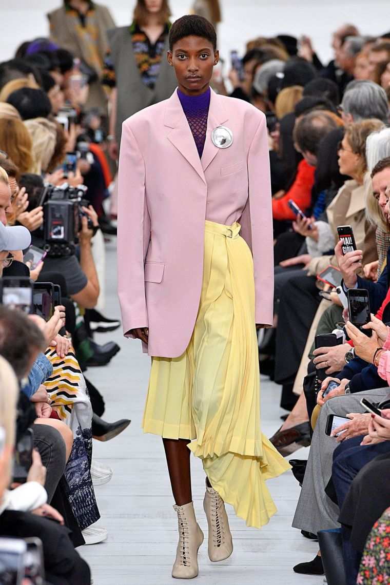trend tavaszi nyár 2018 divat-női-szín-paszta