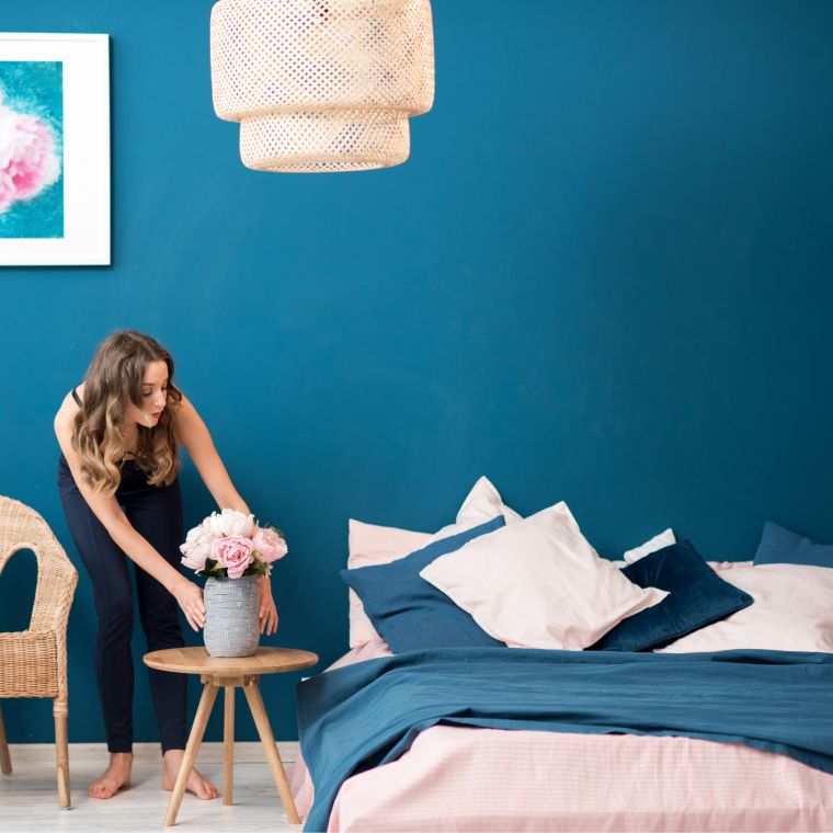 arredamento camera da letto principale in blu