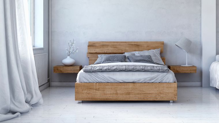 spavaća soba s drvenim krevetom