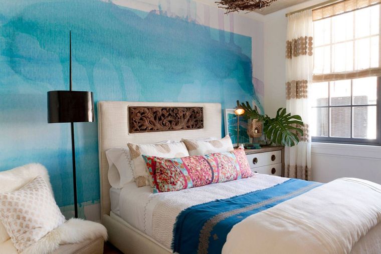 青のデザインの寝室