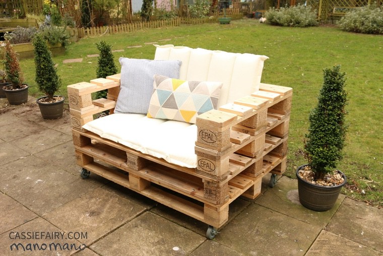 pallet poltrona in legno da giardino