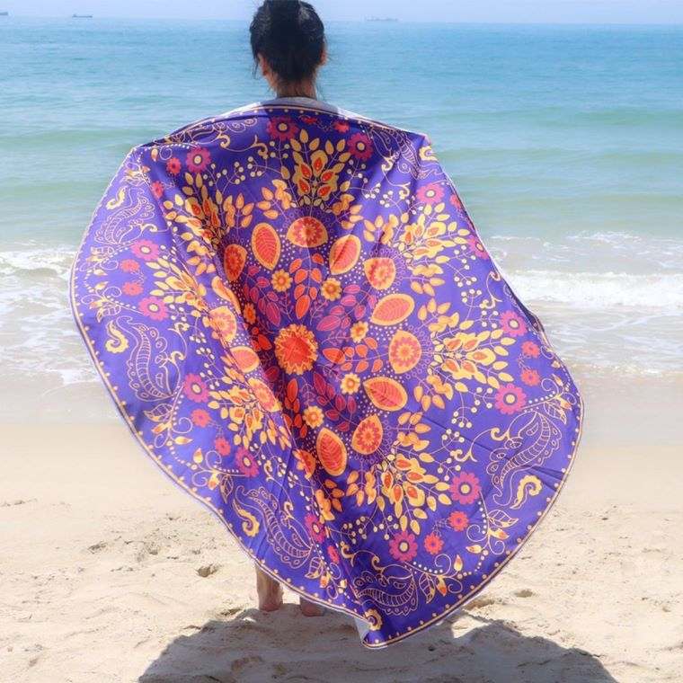 paplūdimio apranga - gėlių sarongas