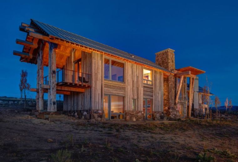 casa-terrazza-sospesa-in-legno-chalet-montagna