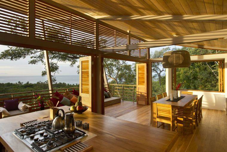 terasa-medis-išorė-virtuvė-vasara-pakabinamas-balkonas