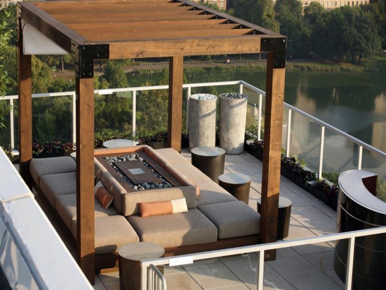 pergolato-sospeso-moderno-terrazza-in-legno