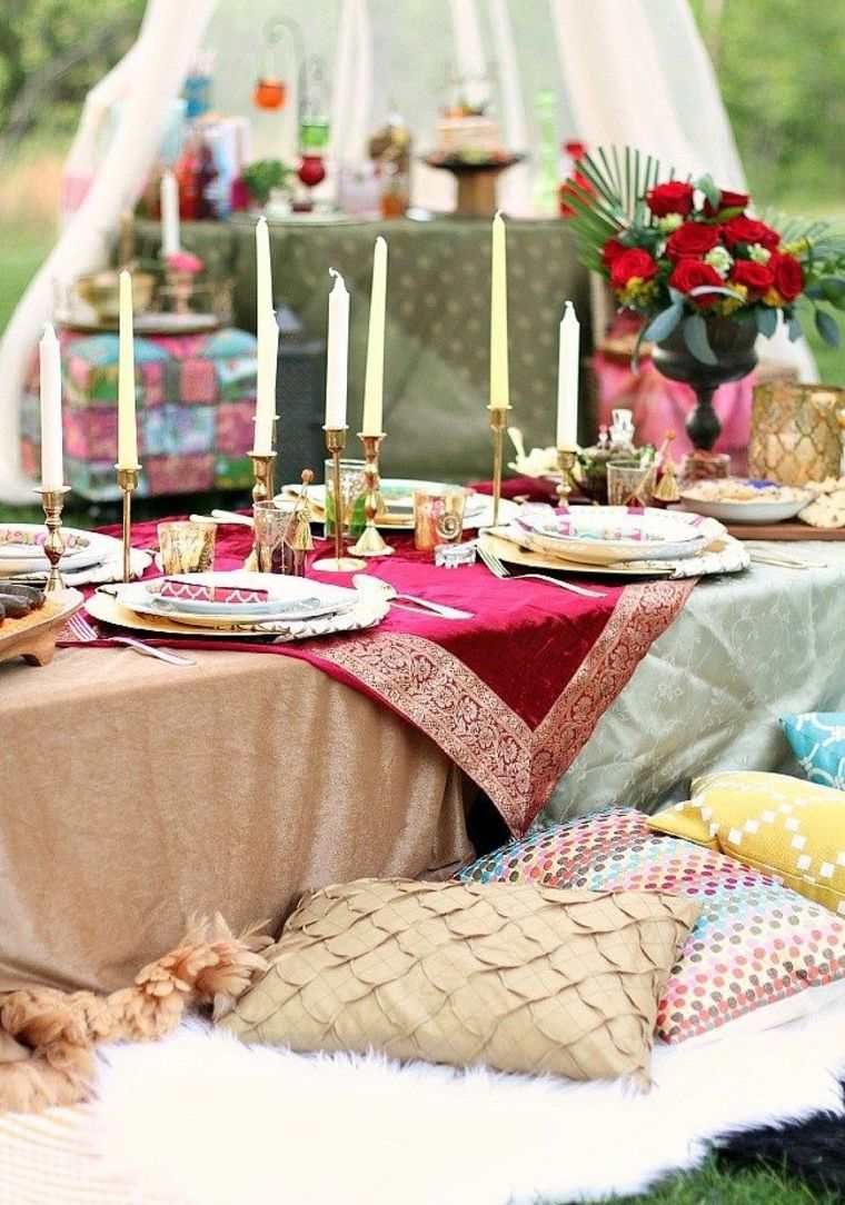 Maroko vestuvių tema idėja-stalas-deko-marokas-pagalvėlės-žvakės