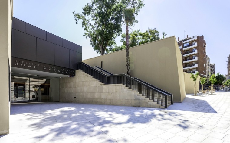 Deco roof garden edificio dal design moderno