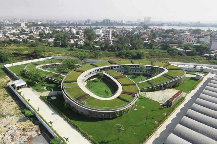 žaliosios erdvės stogo dizainas su sodu