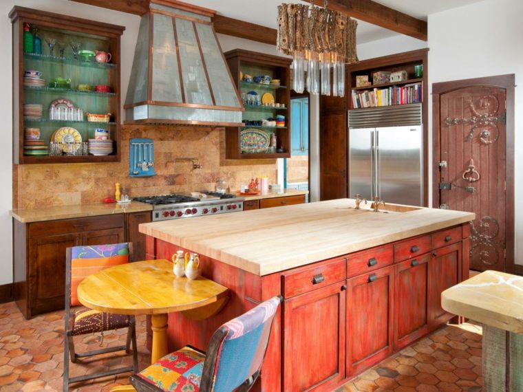 senų plytelių grindų virtuvės Toskanos spalvos