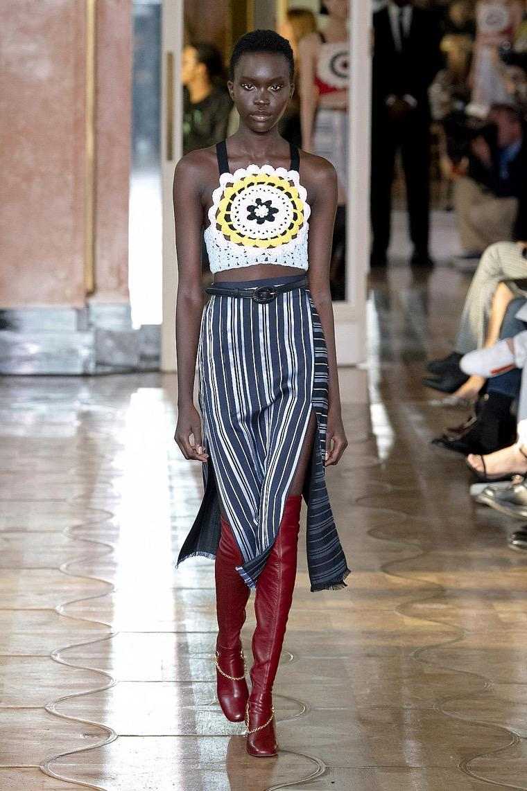 cropped top fashion trend woman altuzarra