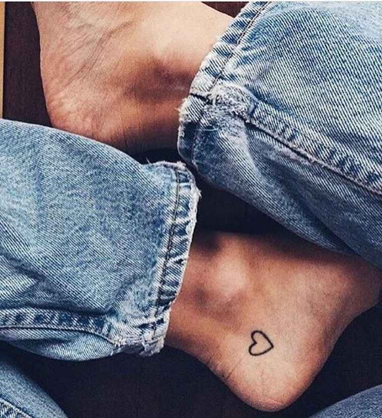 piccolo-cuore-tatuaggio-idea-tatuaggio