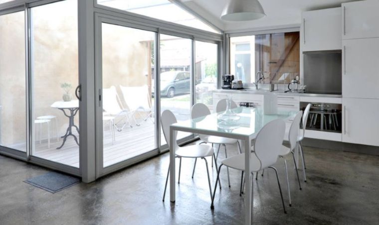 trasformazione-di-garage-house-cucina-moderna-deco-piccolo-spazio