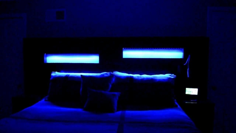 idea testiera illuminazione integrata led design camera da letto